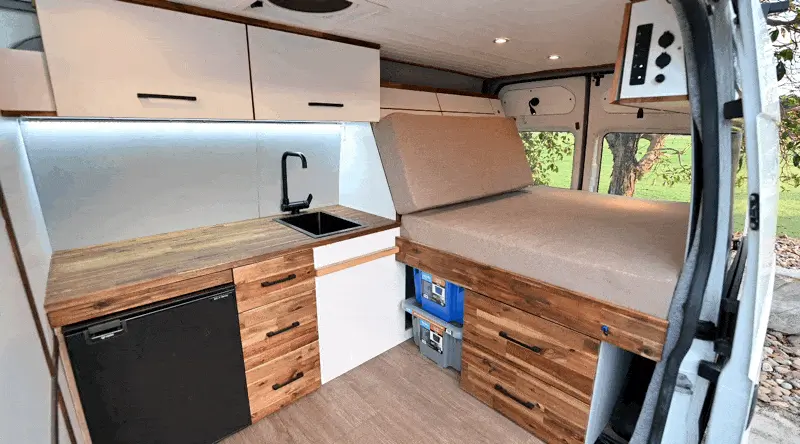 Extending bed mechanism